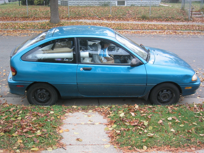 Illustration for article titled The Ten Worst Cars Of The 1990s